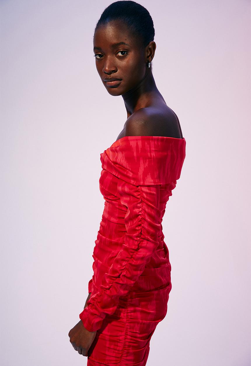 H&M - Off-the-shoulder gathered dress - Red/patterned