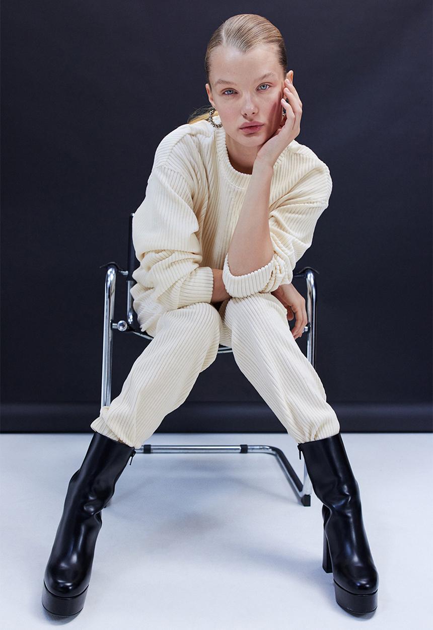 H&M - Velour joggers - cream