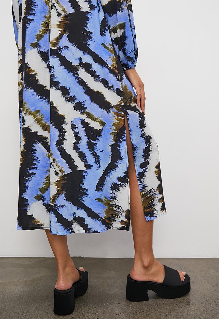 Superbalist - Button through raglan shirt dress - bold abstract