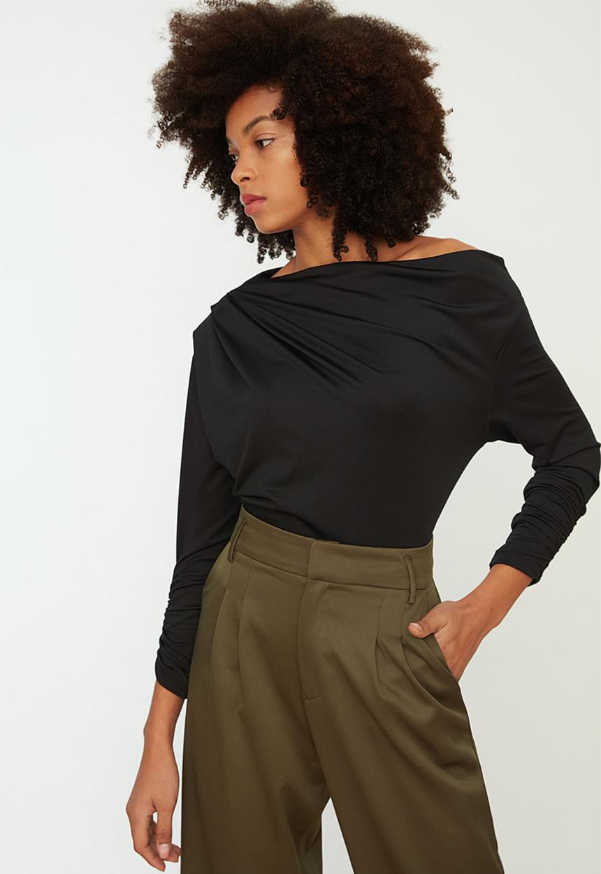 Trendyol - Boat neck flowy knitted blouse - black
