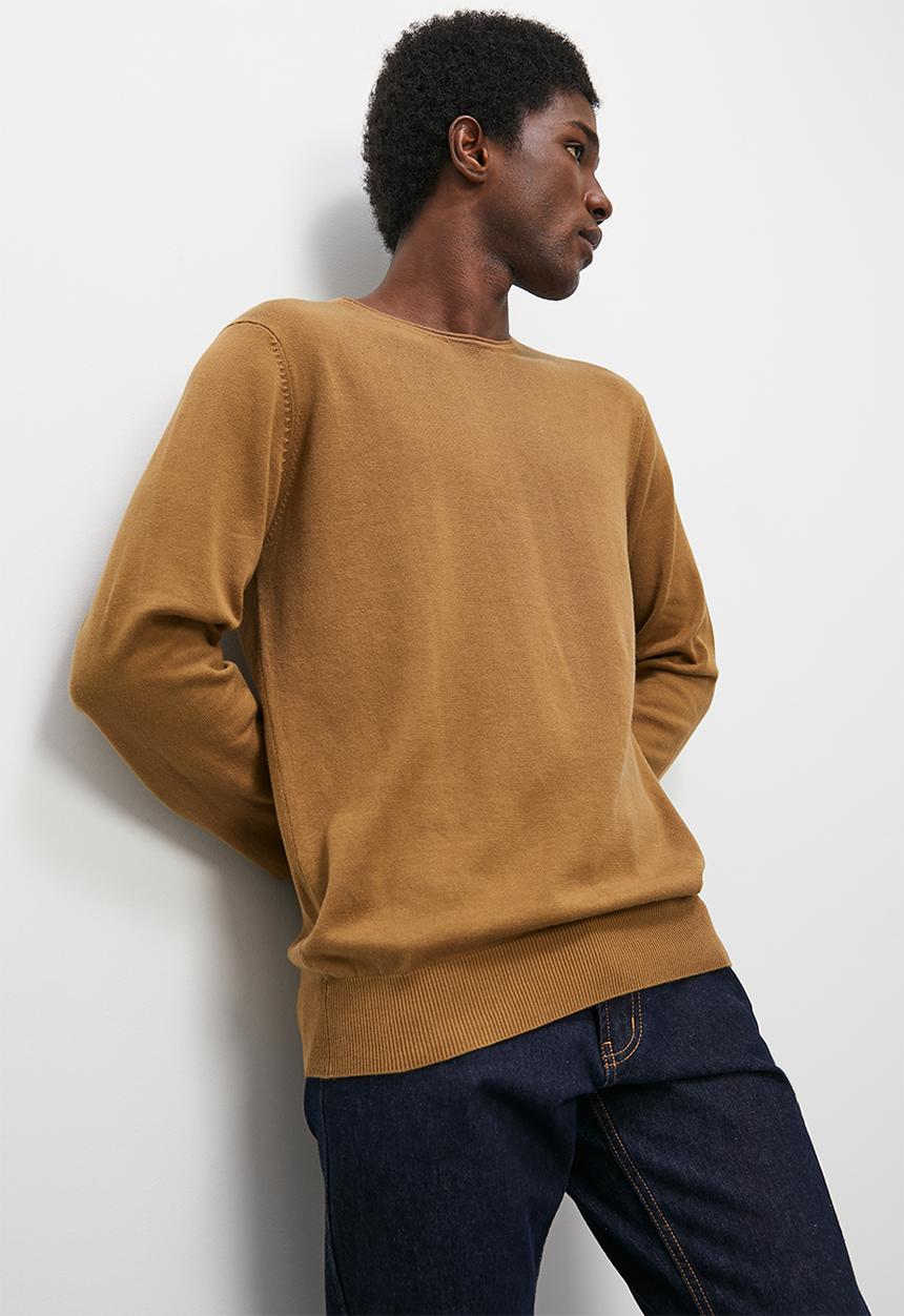 Superbalist - Slim fit l/s crew neck knit - burnt brick