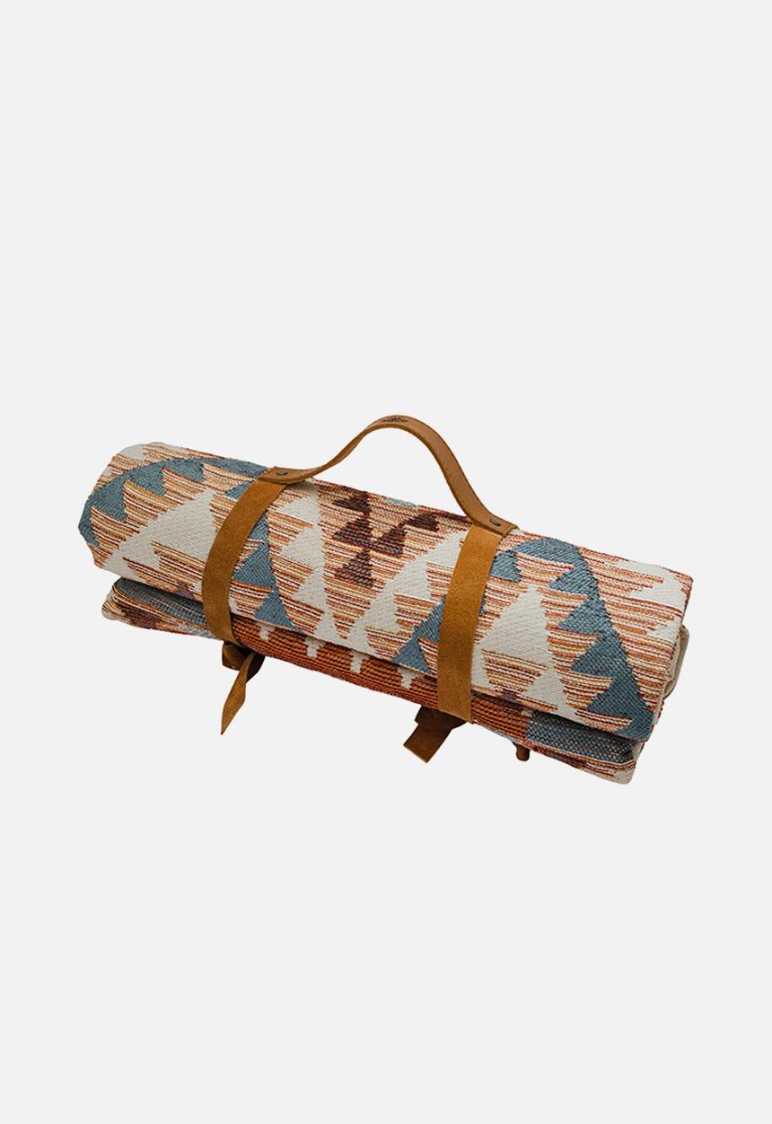Ecru - Picnic kelim - clay