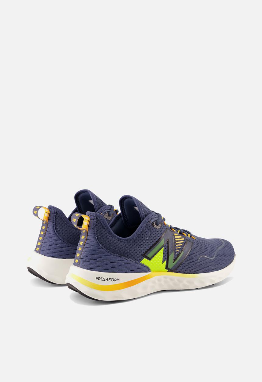 New Balance  - Fresh foam spt v4