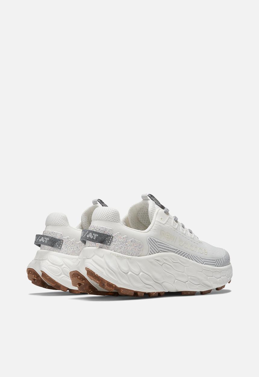 New Balance  - Fresh Foam x More Trail V3 