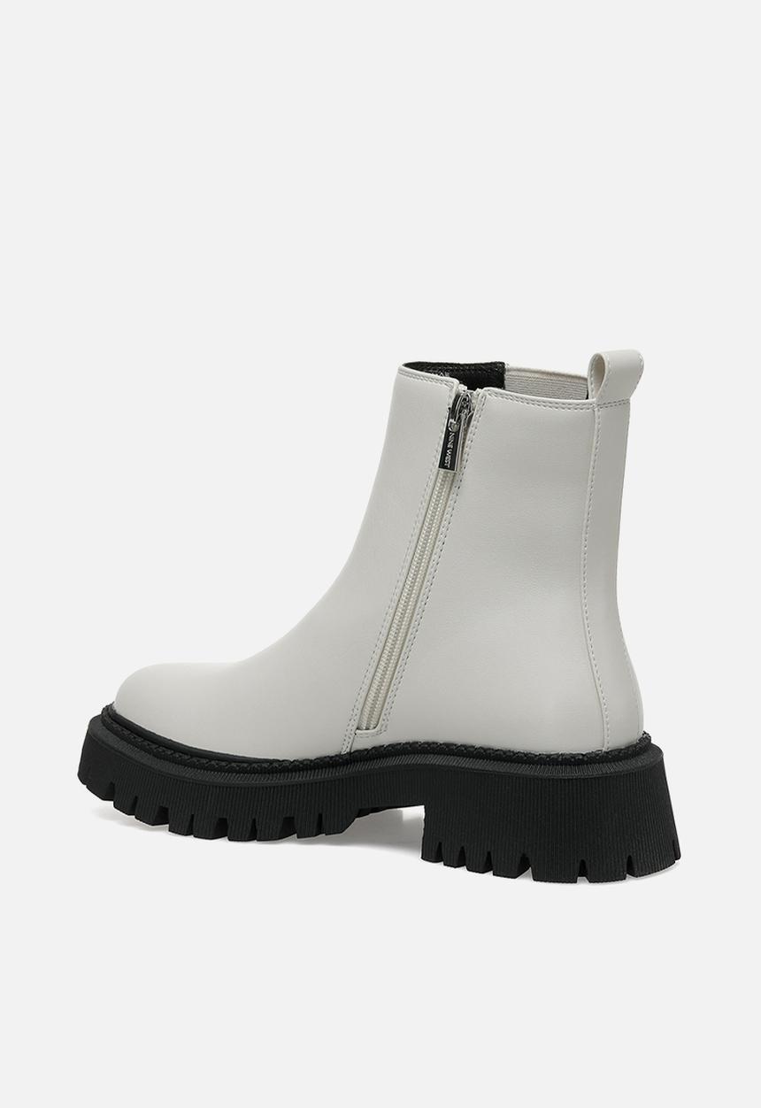 Nine West - Busen chelsea boot - off white