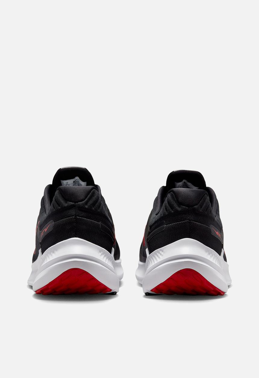 Nike - Quest 5