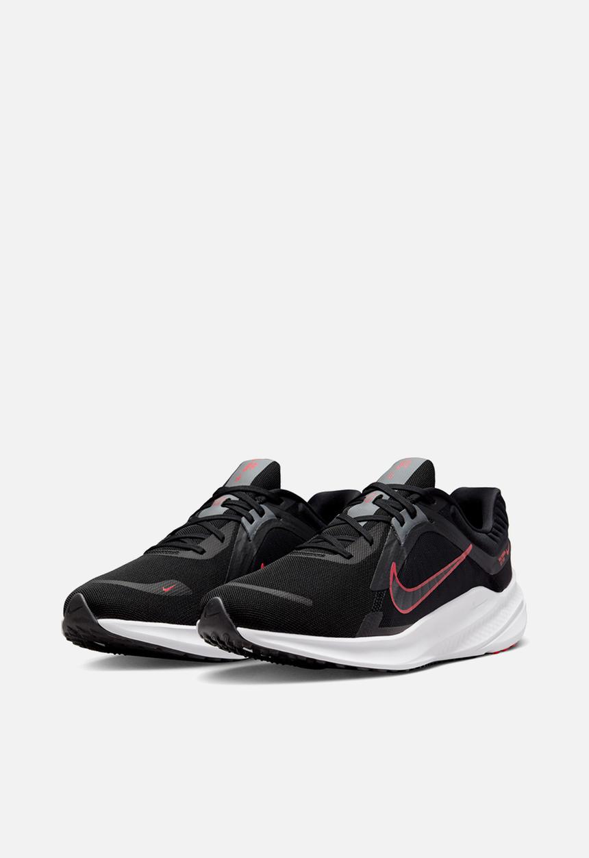 Nike - Quest 5