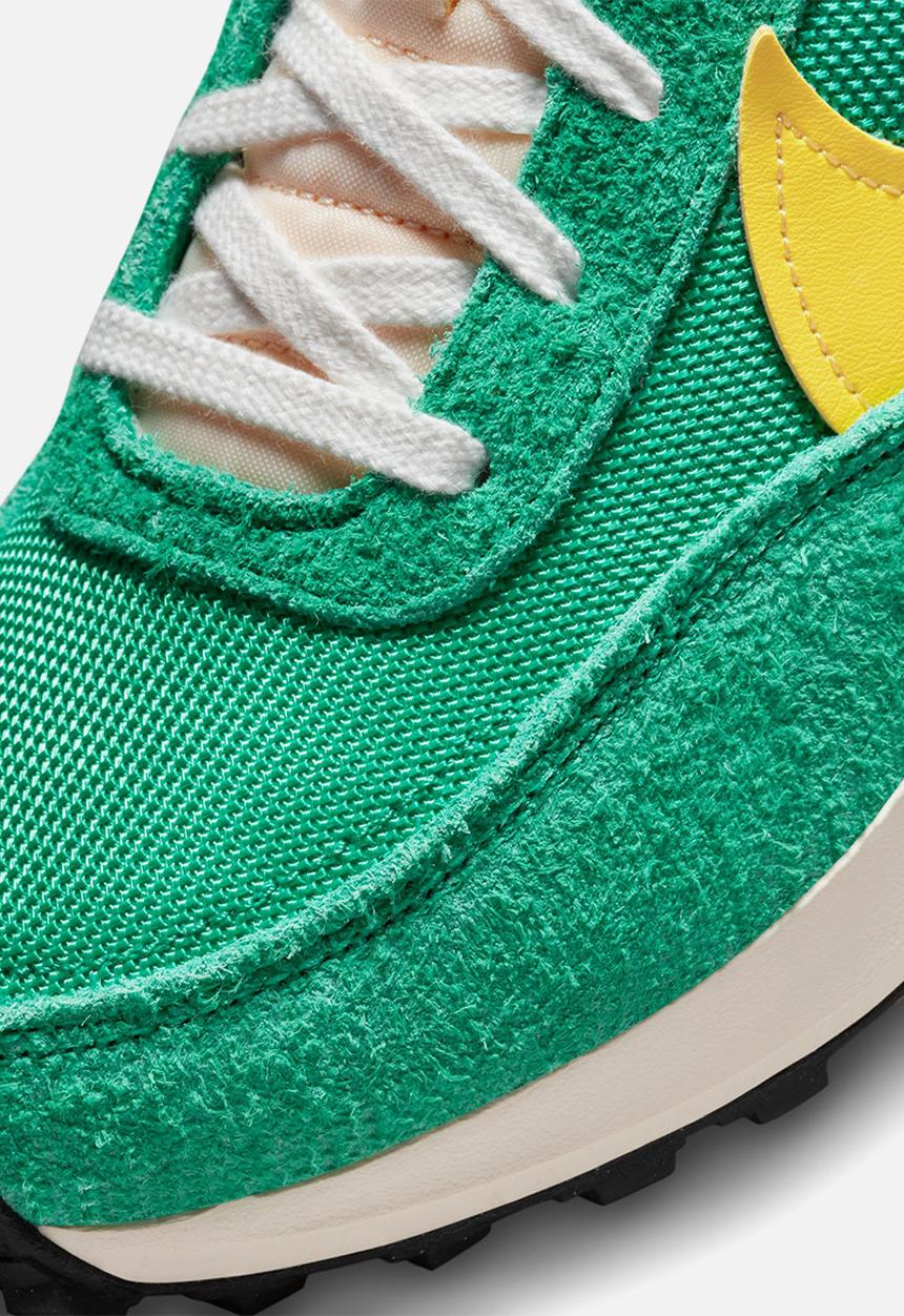 Nike - Waffle Debut