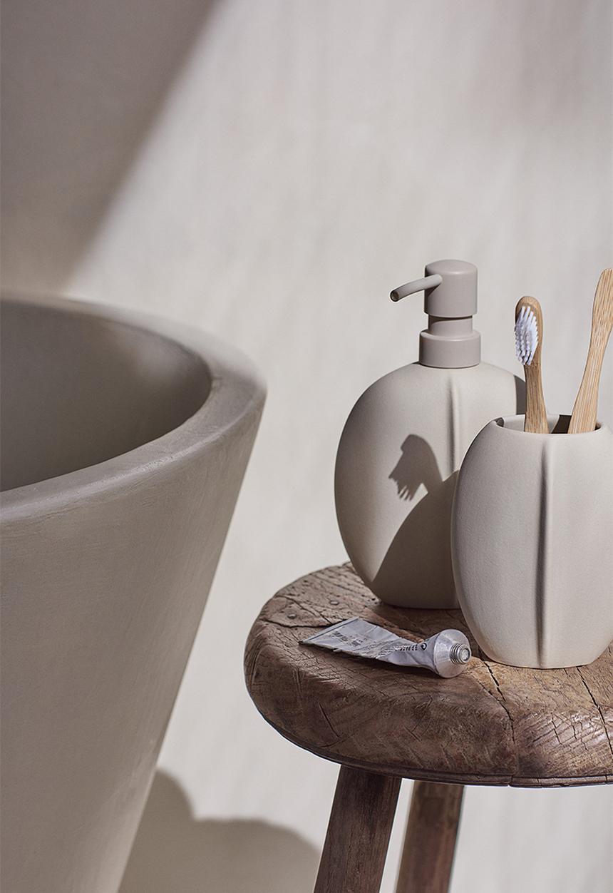 H&M - Stoneware toothbrush mug - light greige