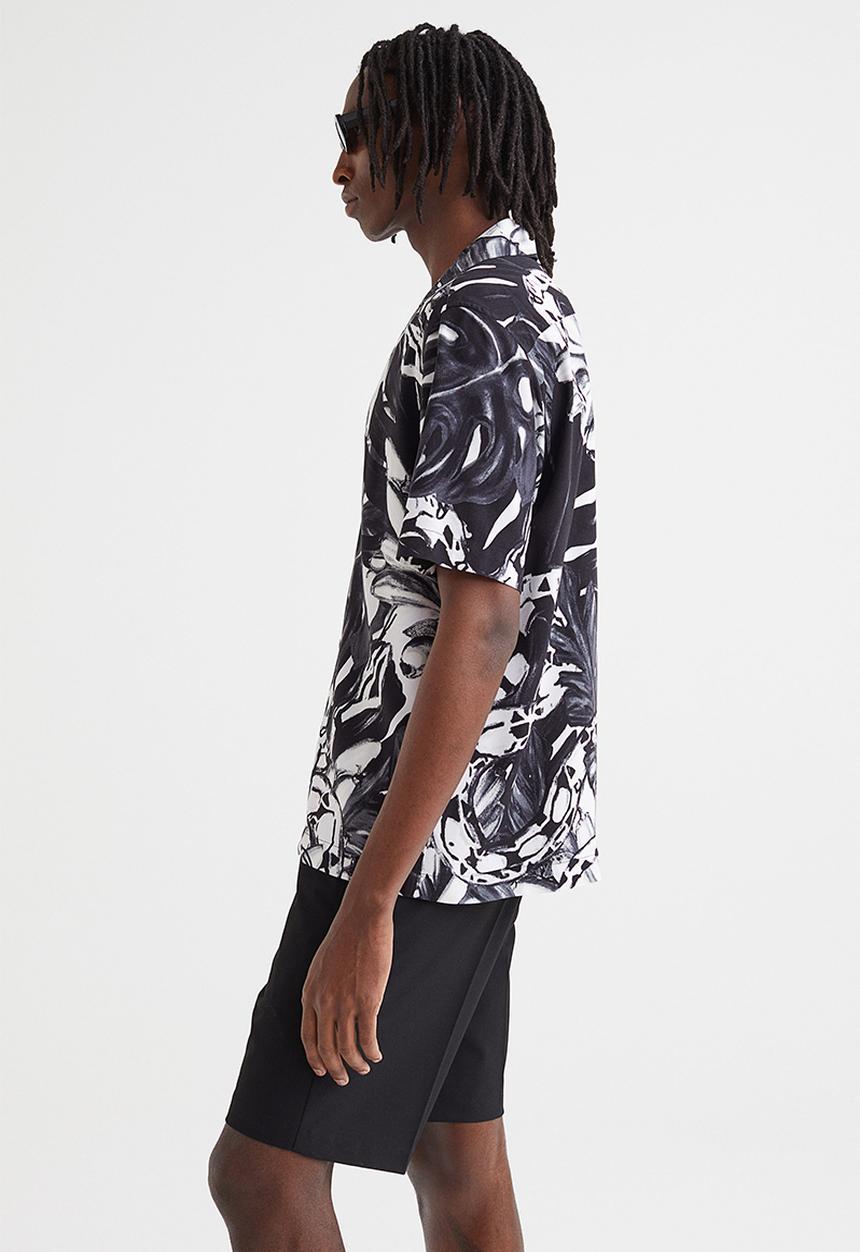 H&M - Relaxed fit patterned resort shirt - black/patterned