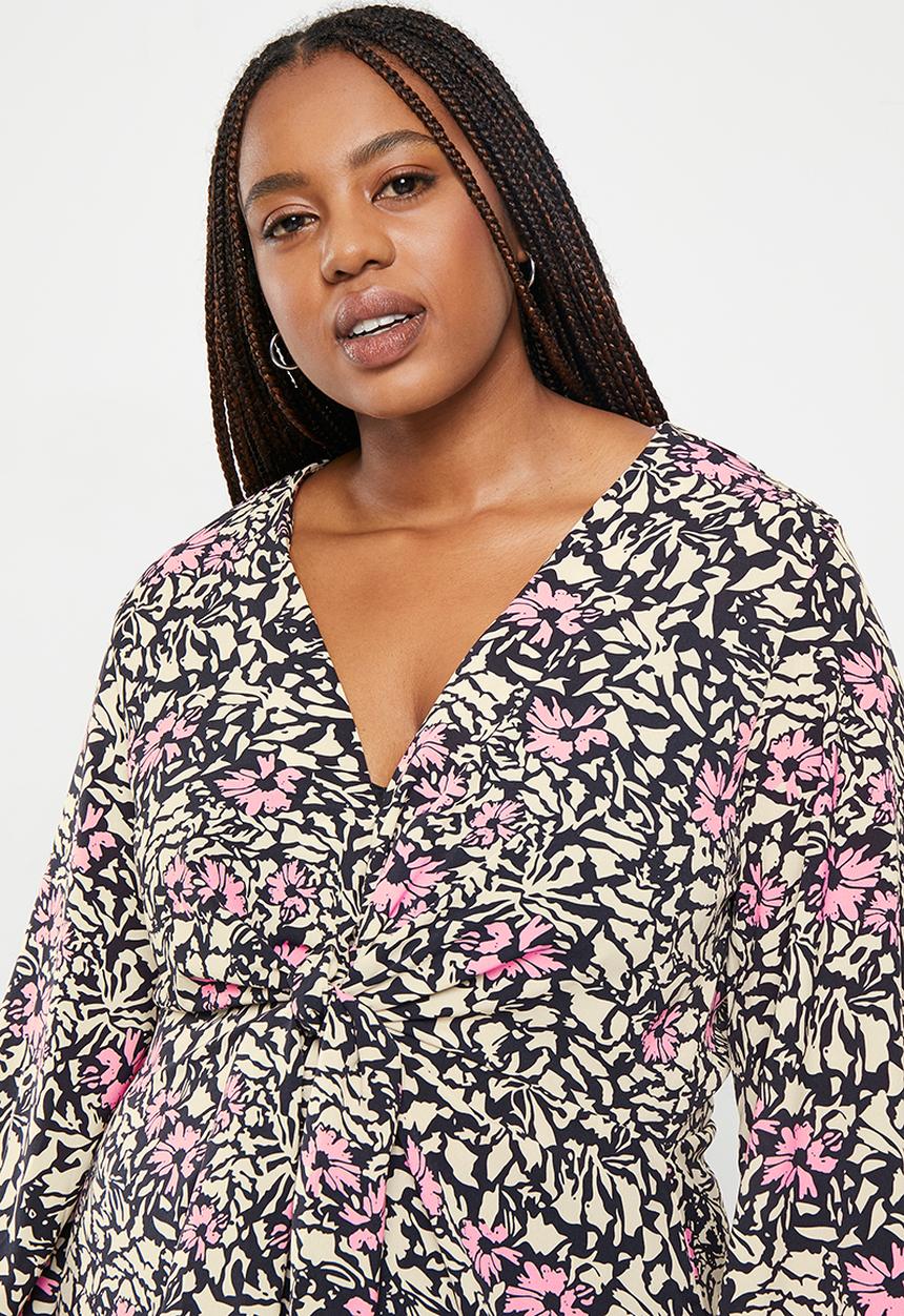 Me&B - Plus Tie Front Midi Dress  - black & white floral