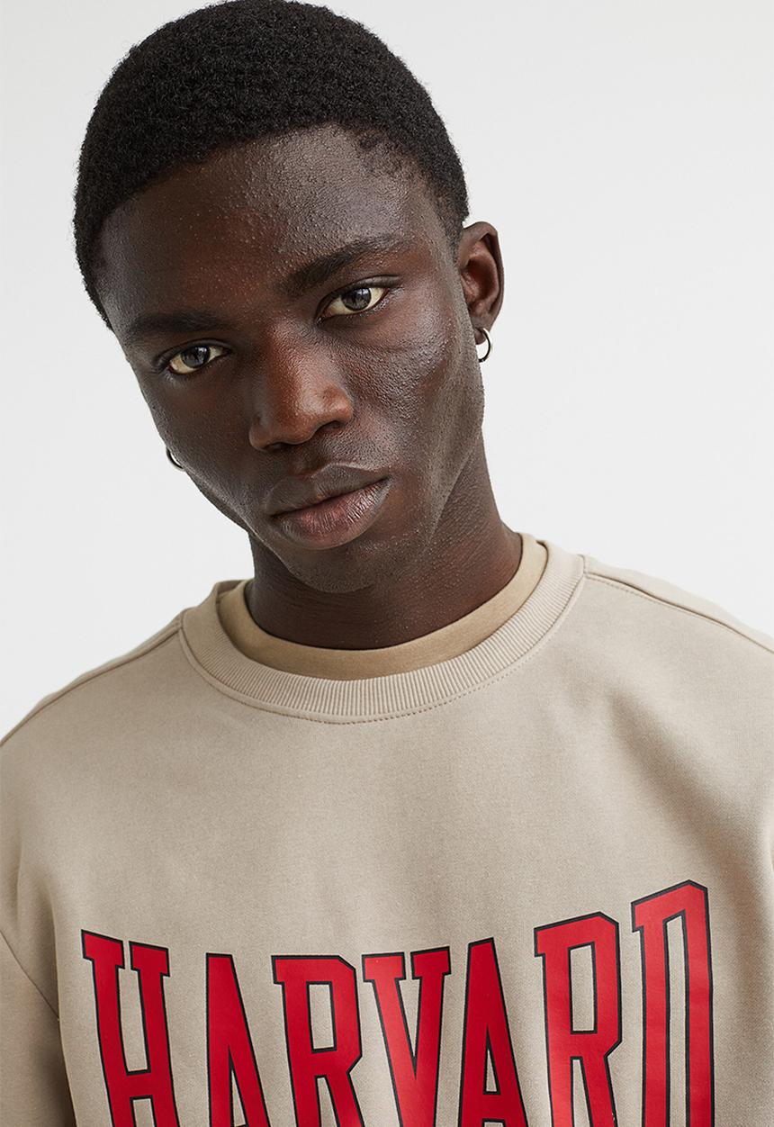 H&M - Regular fit printed sweatshirt - beige/harvard university