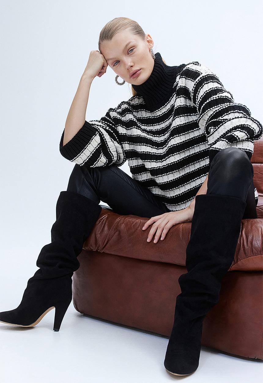 H&M - Oversized turtleneck jumper - black/striped