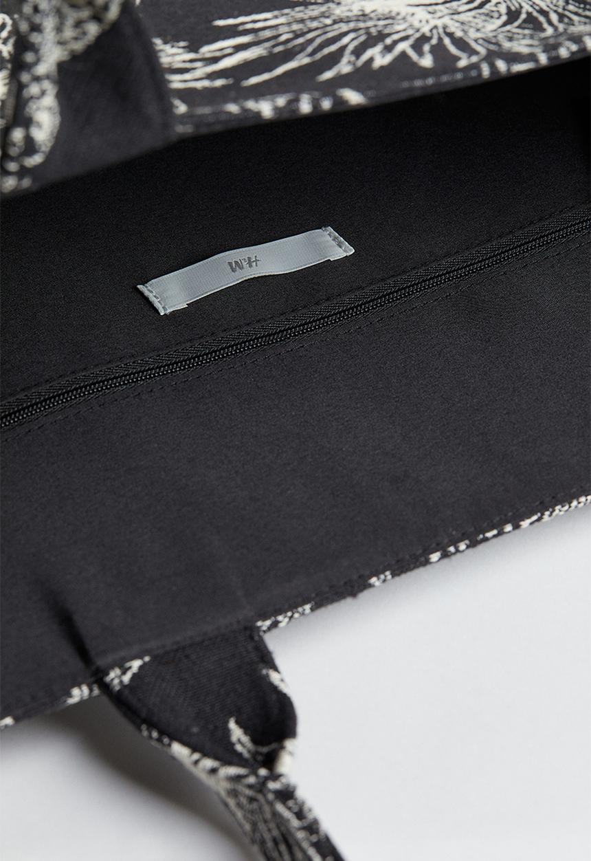 H&M - Jacquard-weave handbag - black/patterned