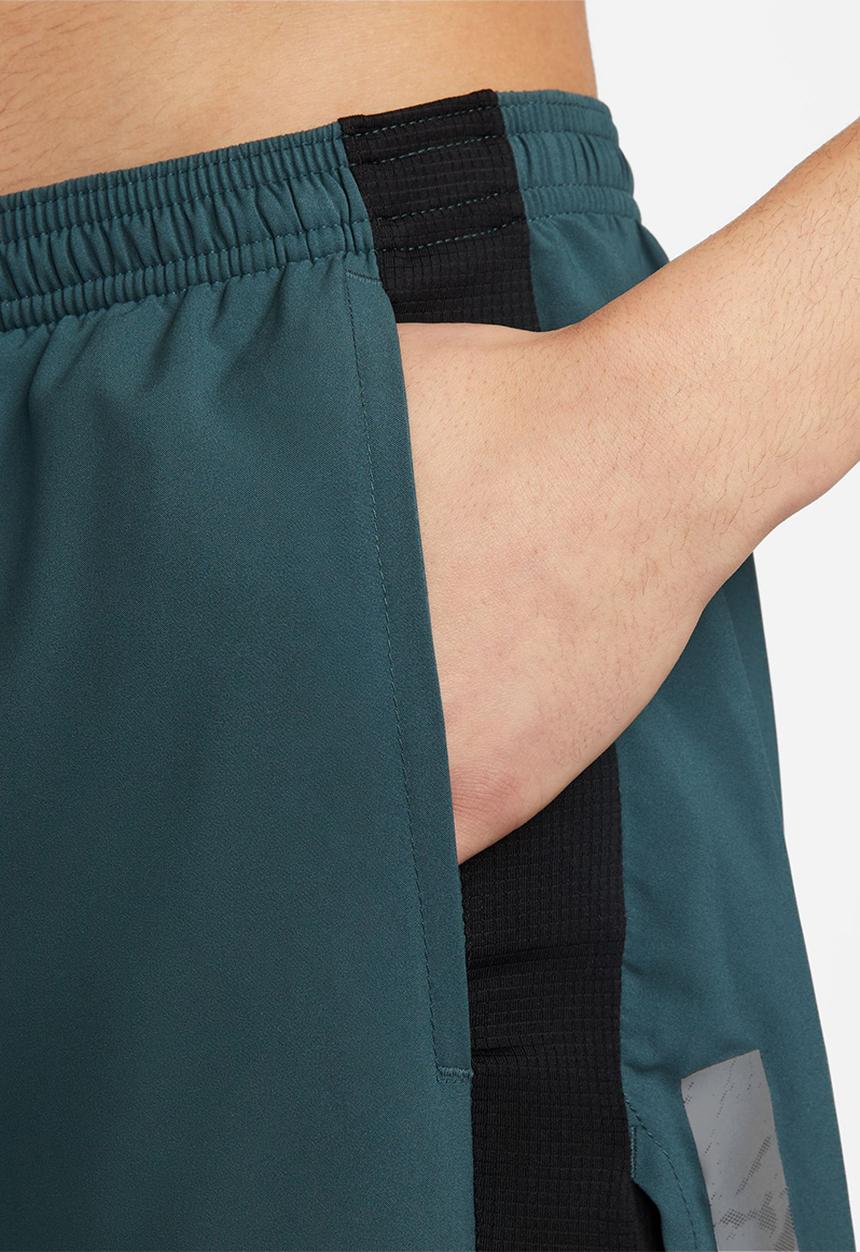 Nike - Nike Dri-FIT Run Division Stride Running Shorts
