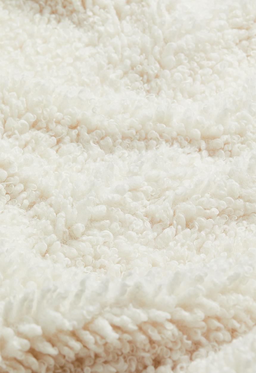 H&M - Plush pile blanket - cream