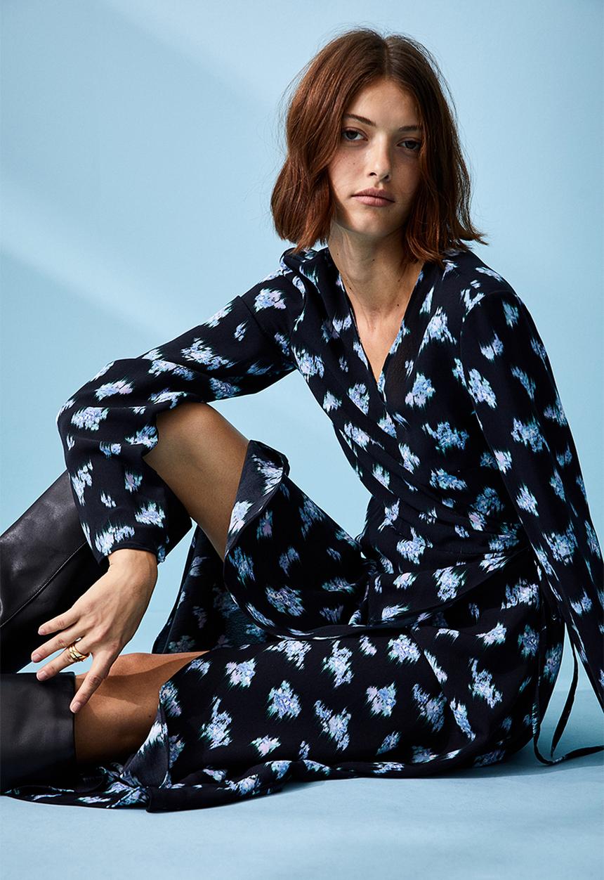 H&M - Crêpe wrap dress - navy/patterned