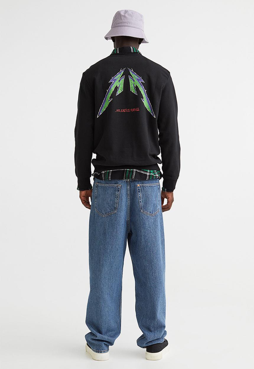 H&M - Regular fit printed sweatshirt - black/metallica