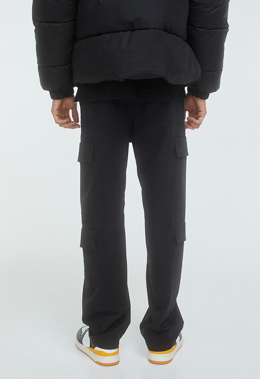 H&M - Loose fit cargo trousers - black