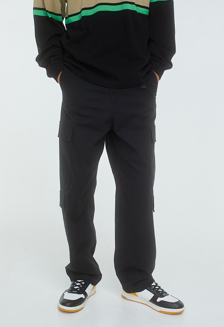 H&M - Loose fit cargo trousers - black