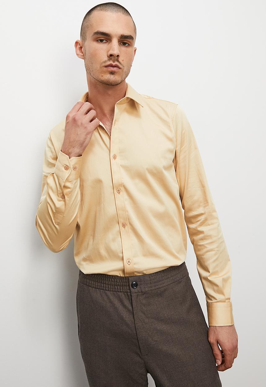 Superbalist - Slim fit cotton sateen stretch shirt - caramel