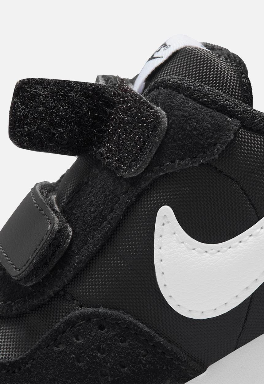 Nike - Nike MD Valiant