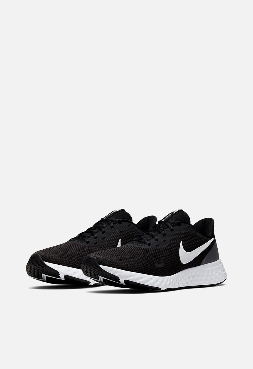 Nike - Revolution 5
