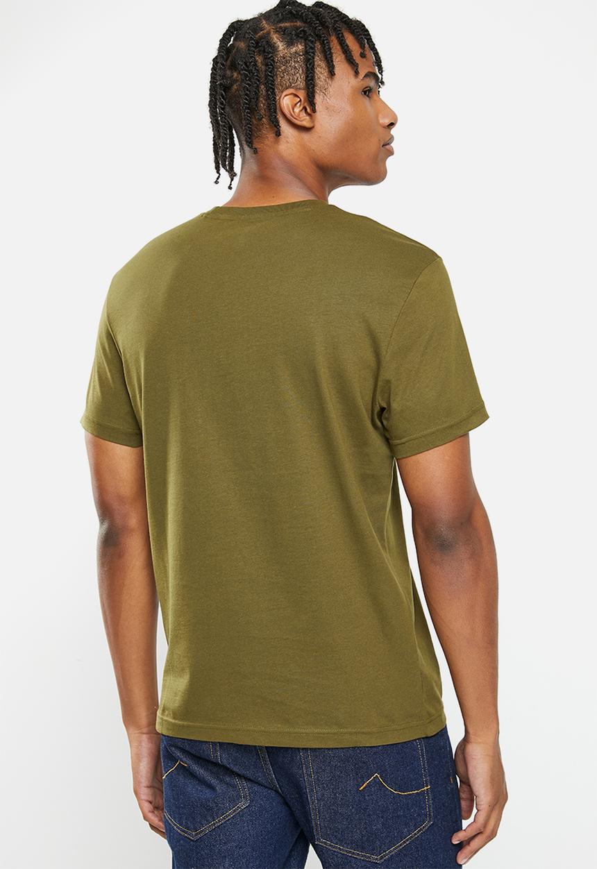 Levi’s® - outline branded grp tee - dark olive