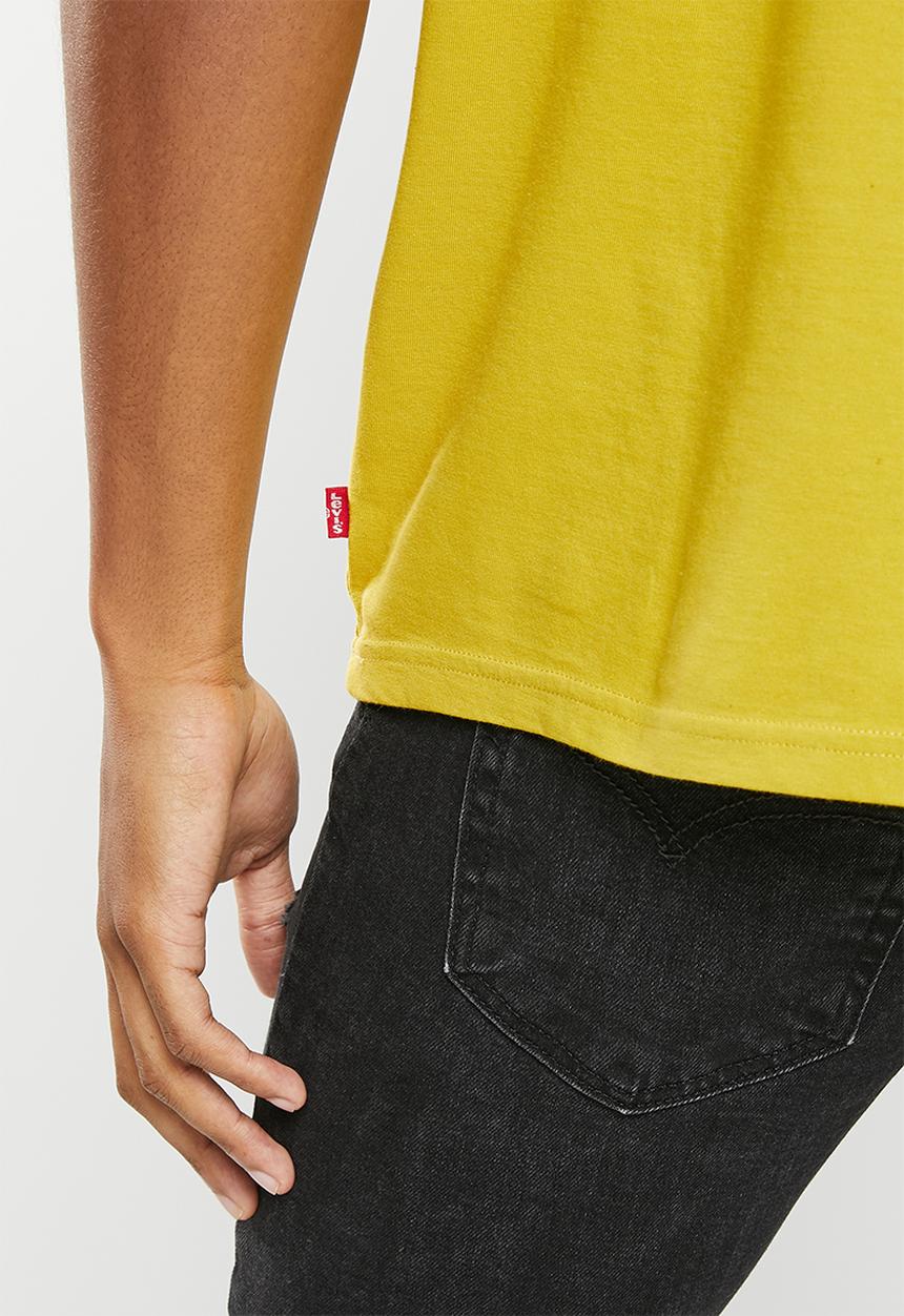 Levi’s® - Short sleeve relaxed fit tee poster color ext - gold