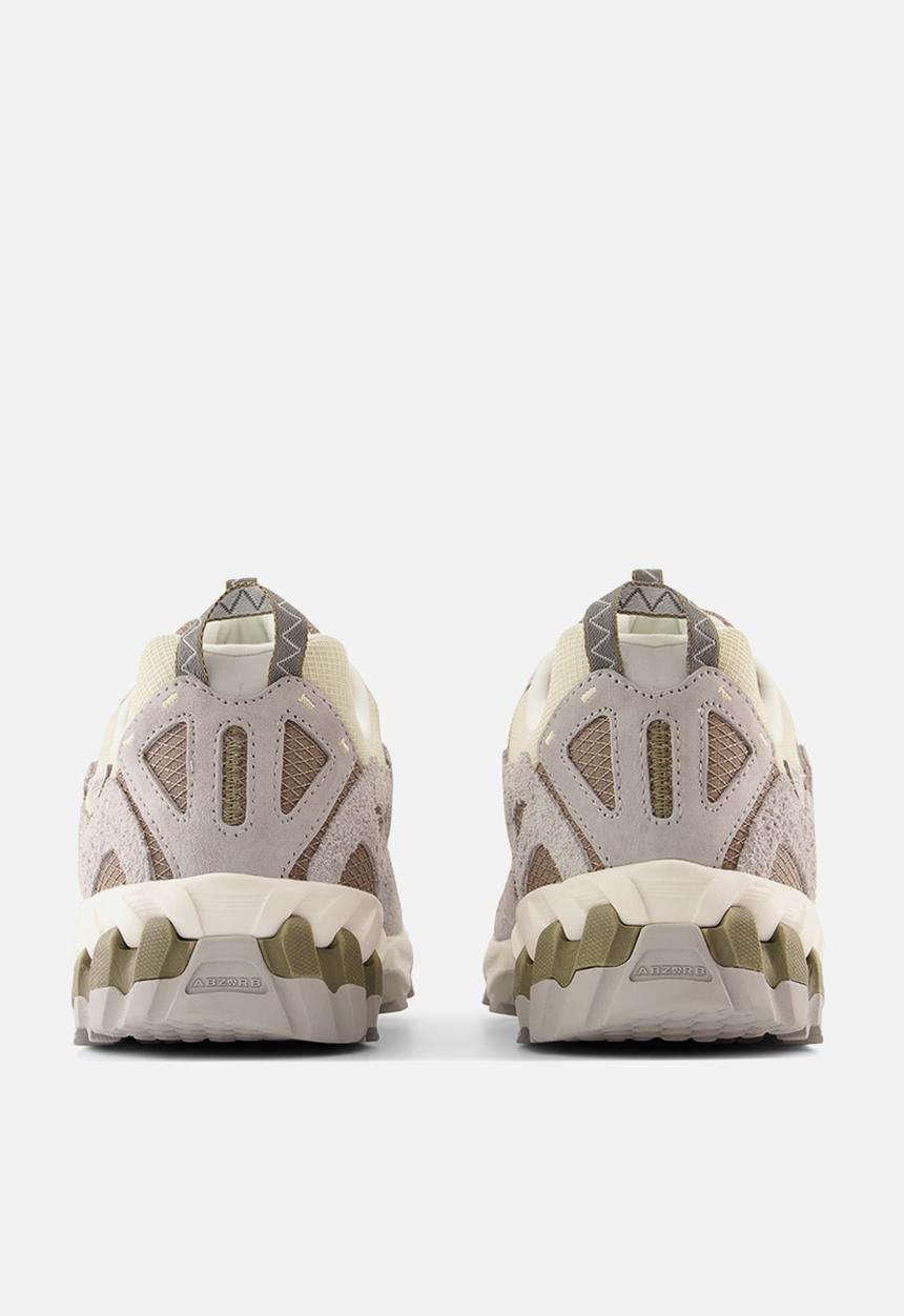 New Balance  - 610 v1