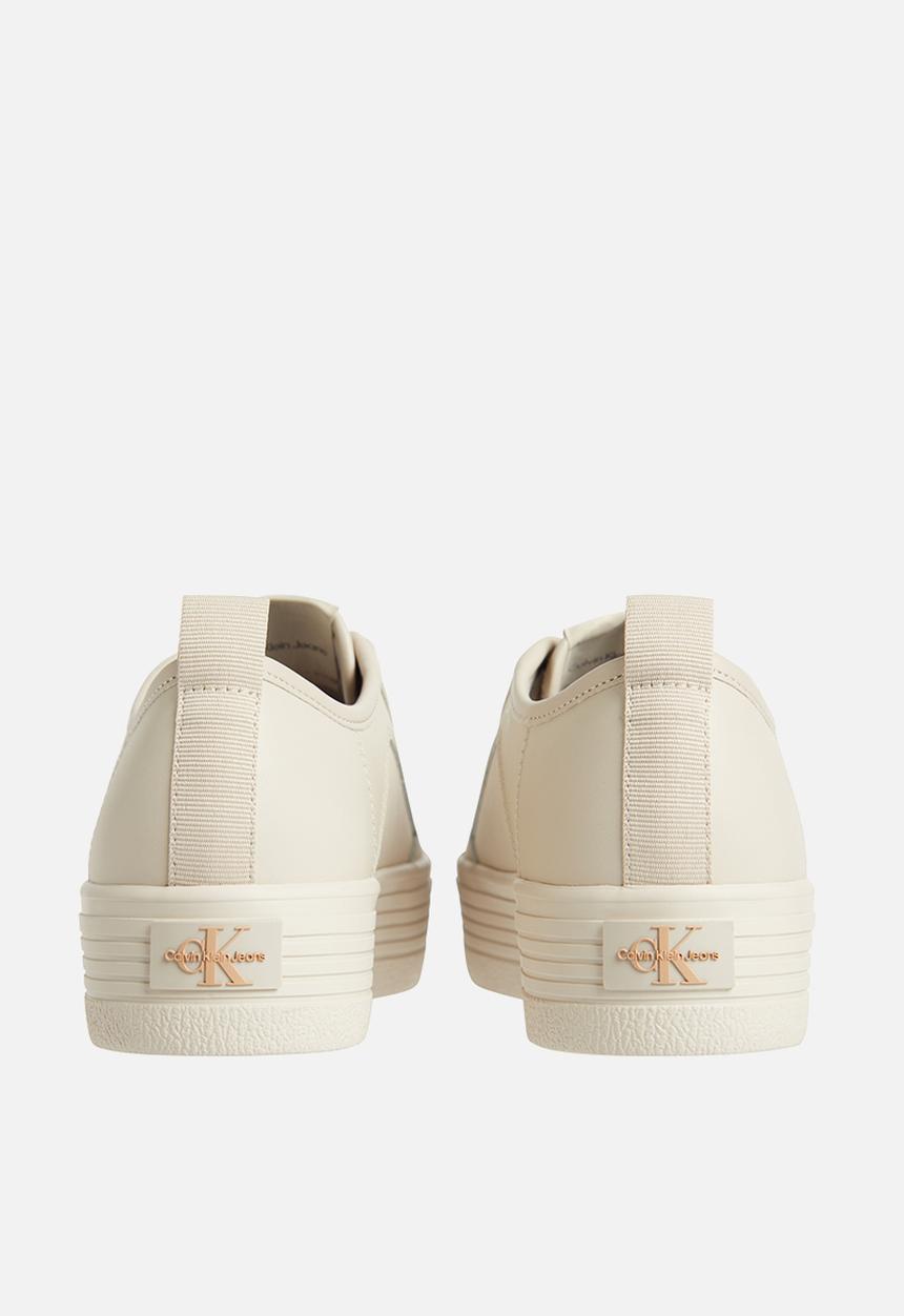 Calvin Klein - Vulc flatf low wrap around logo - eggshell