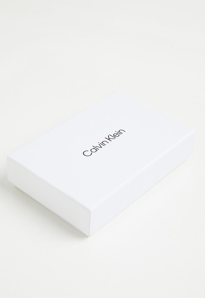 Calvin Klein - Sculpted med zip around - silver