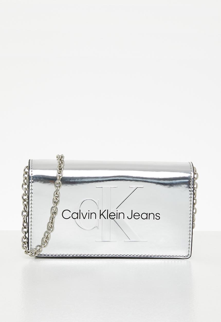 Calvin Klein - Sculpted ew flap phone cb - silver