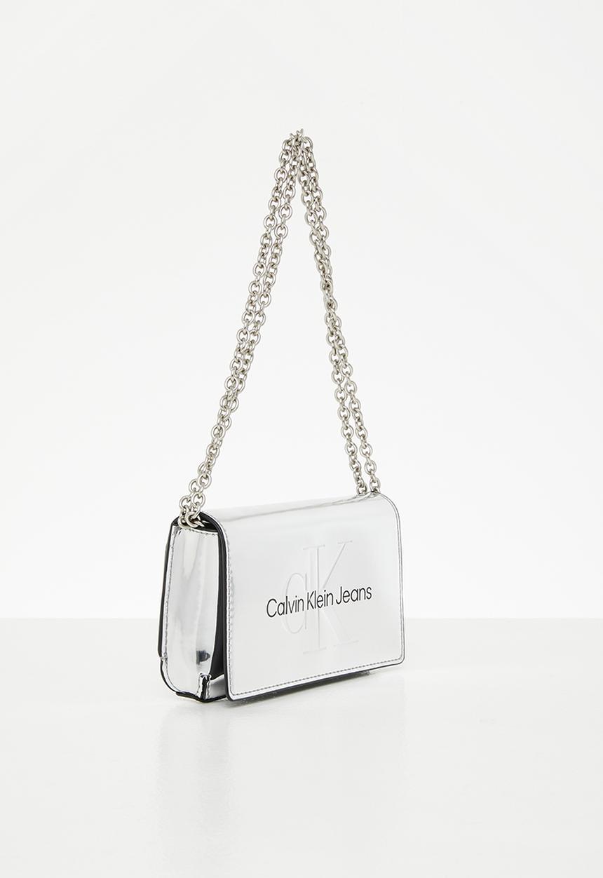 Calvin Klein - Sculpted ew flap phone cb - silver