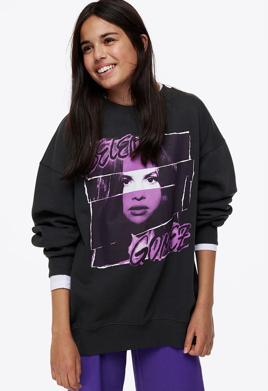 H&M - Oversized sweatshirt - dark grey/selena gomez