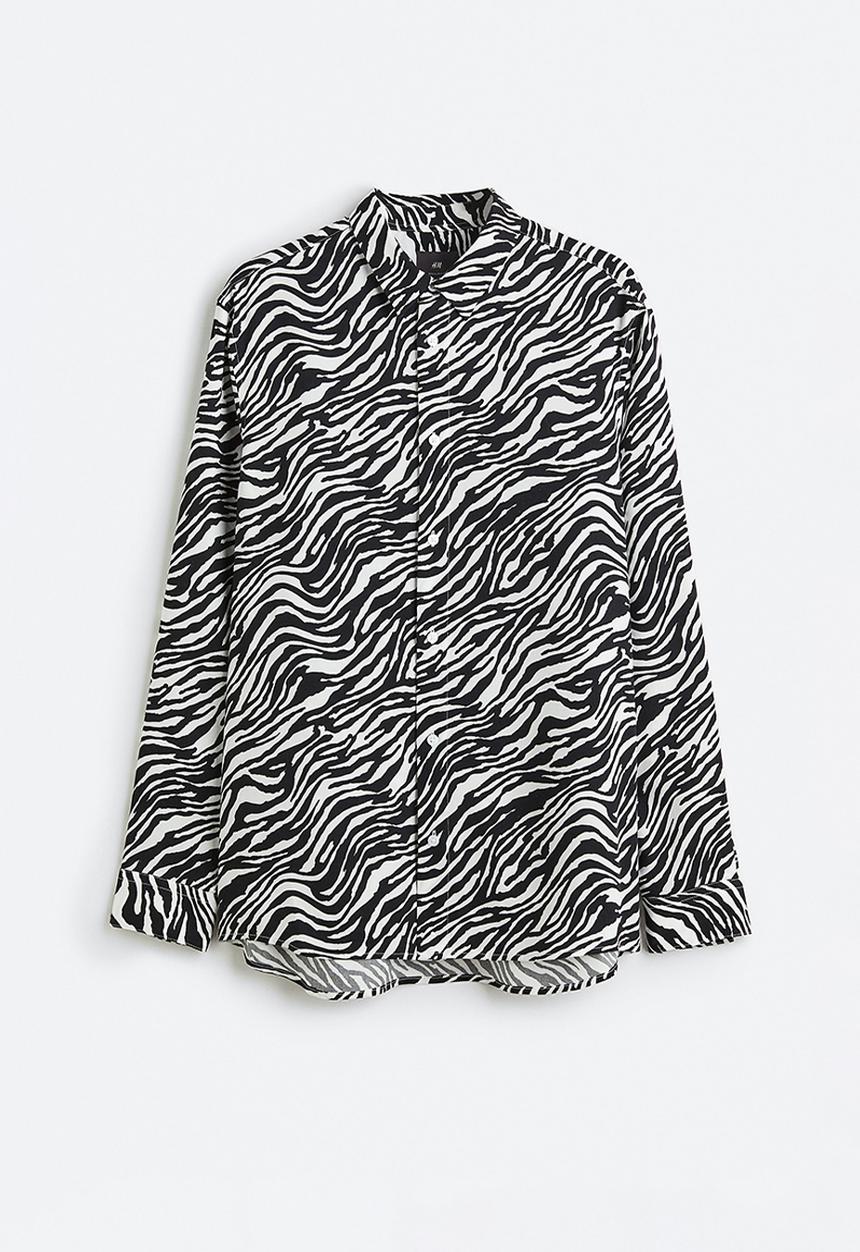 H&M - Regular fit patterned shirt - black/zebra-print