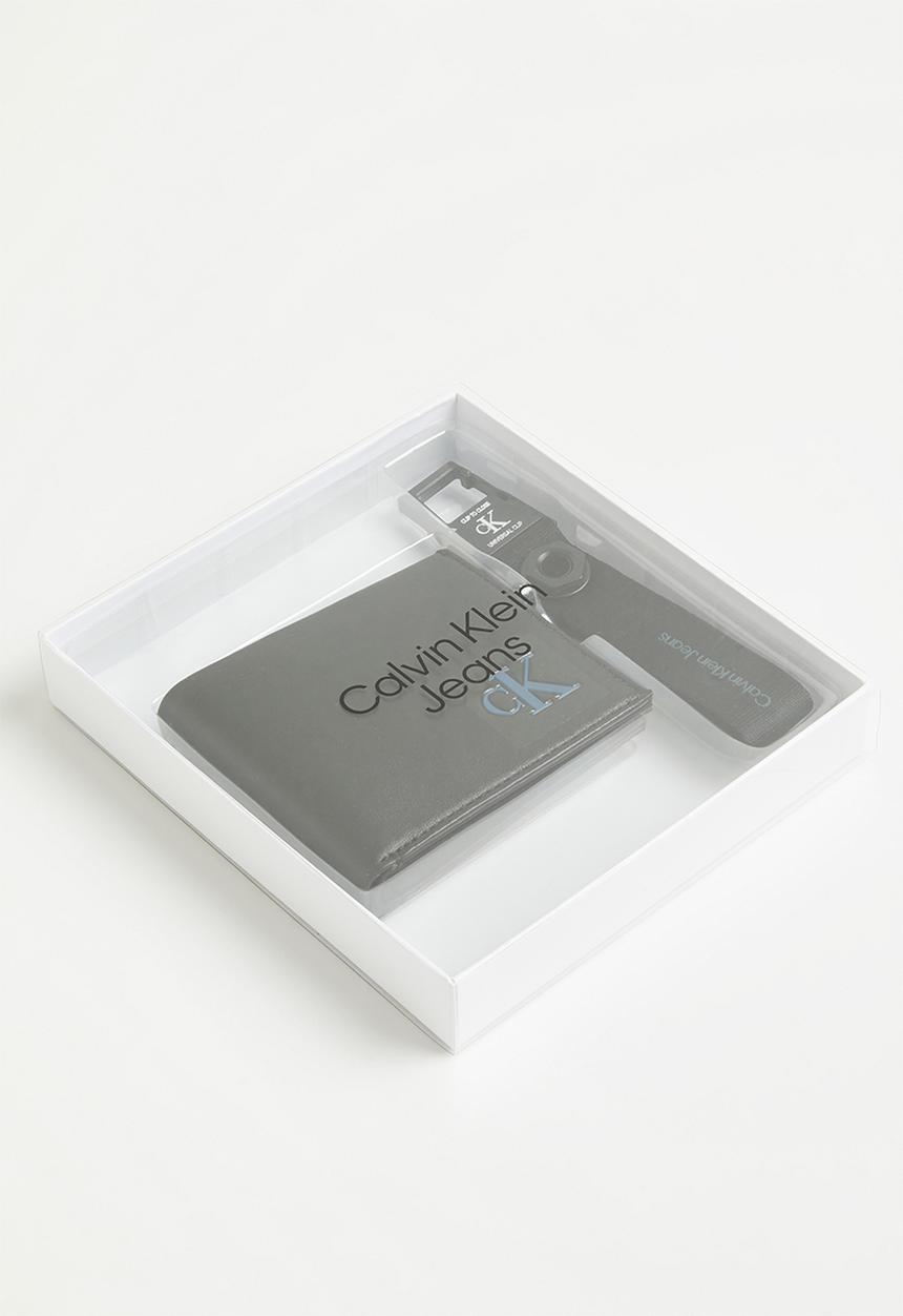 Calvin Klein - Bifold w/coin+carabiner keyfob - black