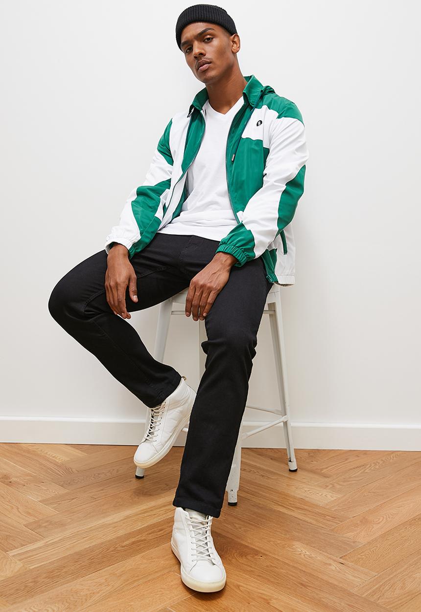 Lark & Crosse - Velo conscious v-neck neck tee w/ chest embroidery - white