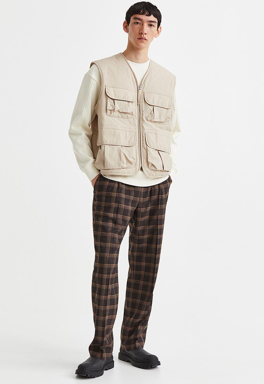 H&M - Regular fit crease-leg trousers - brown/checked