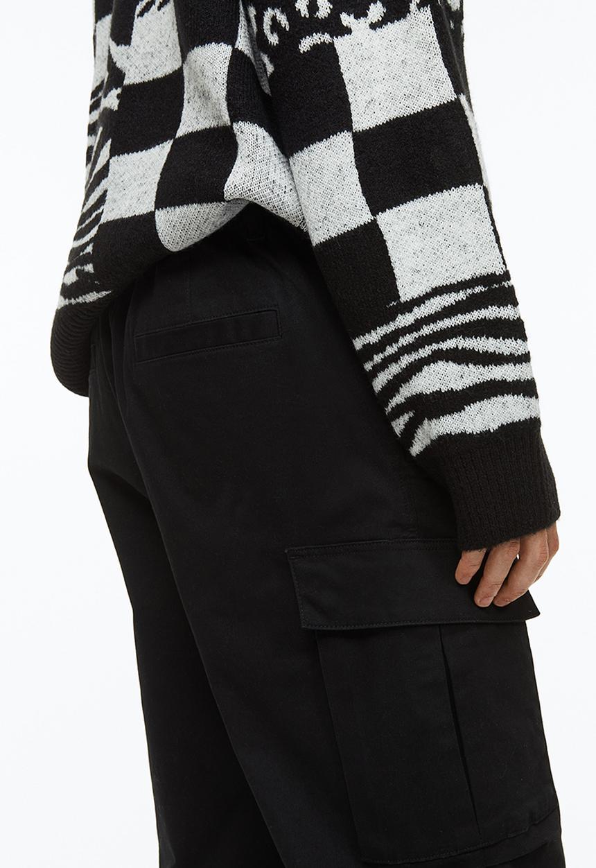 H&M - Regular fit twill cargo trousers - black