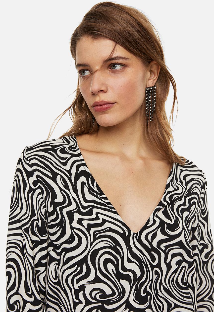 H&M - V-neck dress - black/patterned