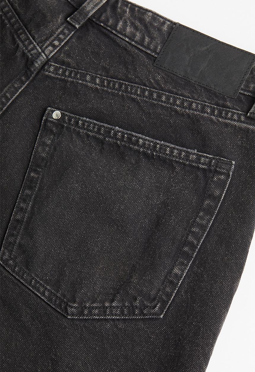 H&M - Curvy fit bermuda straight high denim shorts - black