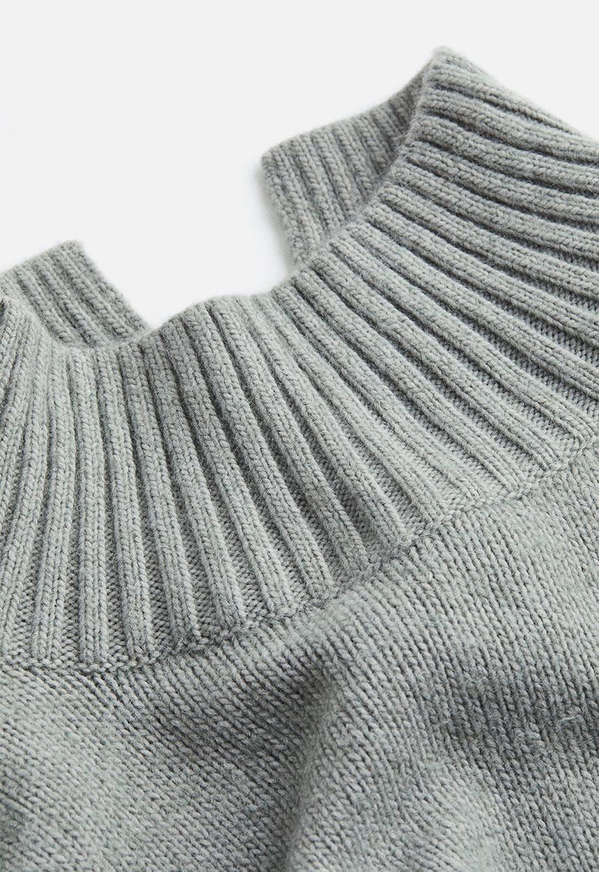 H&M - Oversized polo-neck jumper - dusty green