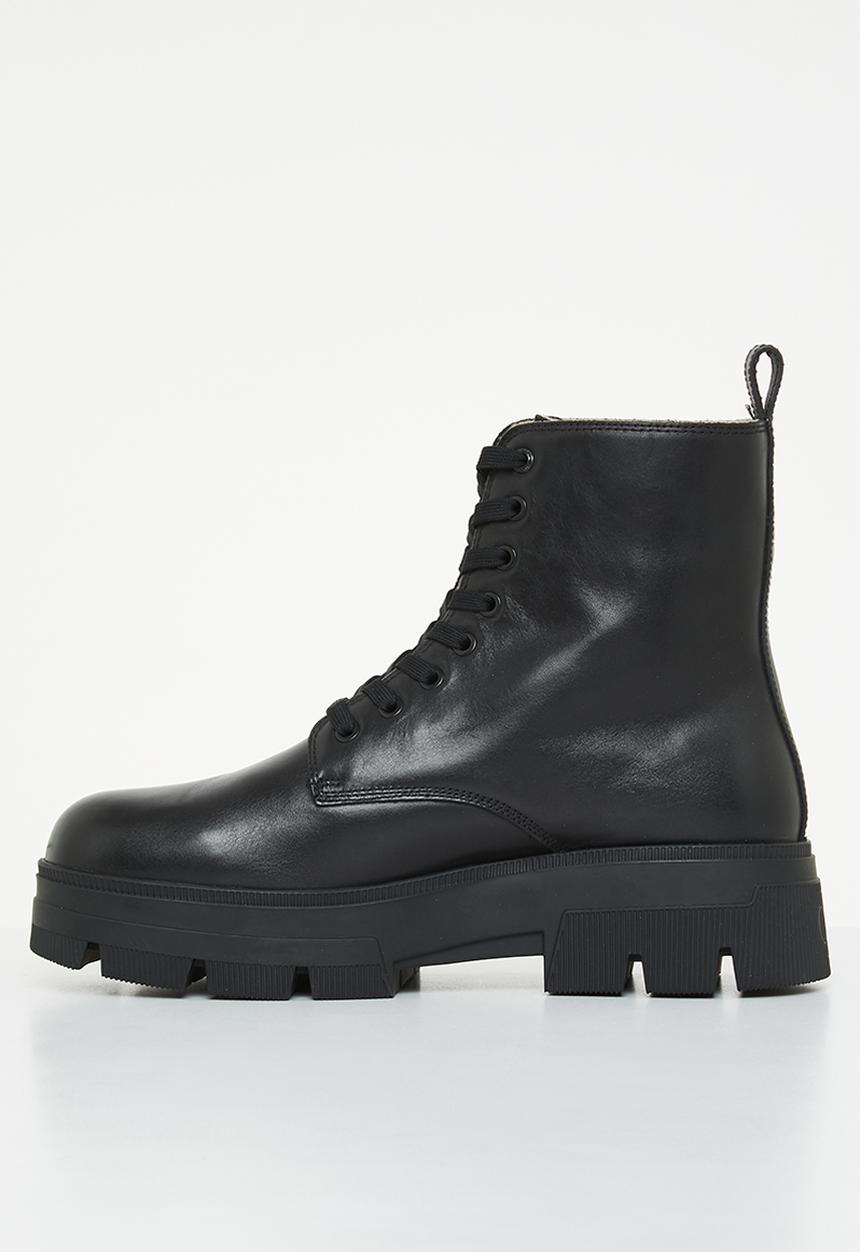 Calvin Klein - Chunky combat lace up leather boot - black