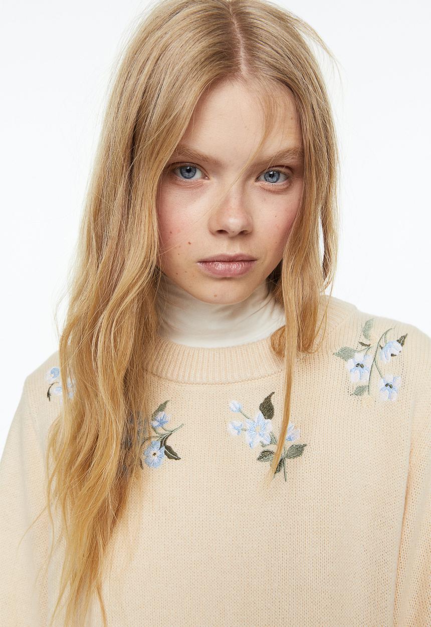 H&M - Embroidered jumper - light beige/flowers