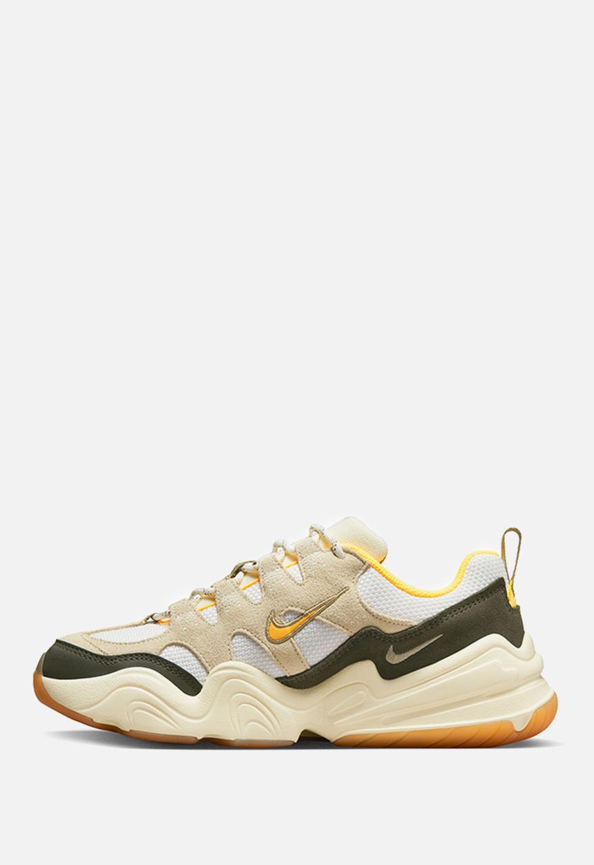 Nike - Tech Hera