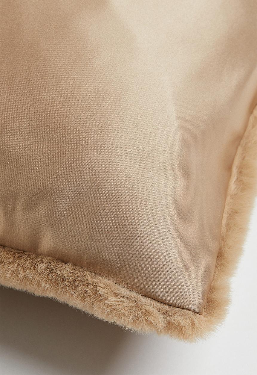 H&M - Fluffy cushion cover - beige