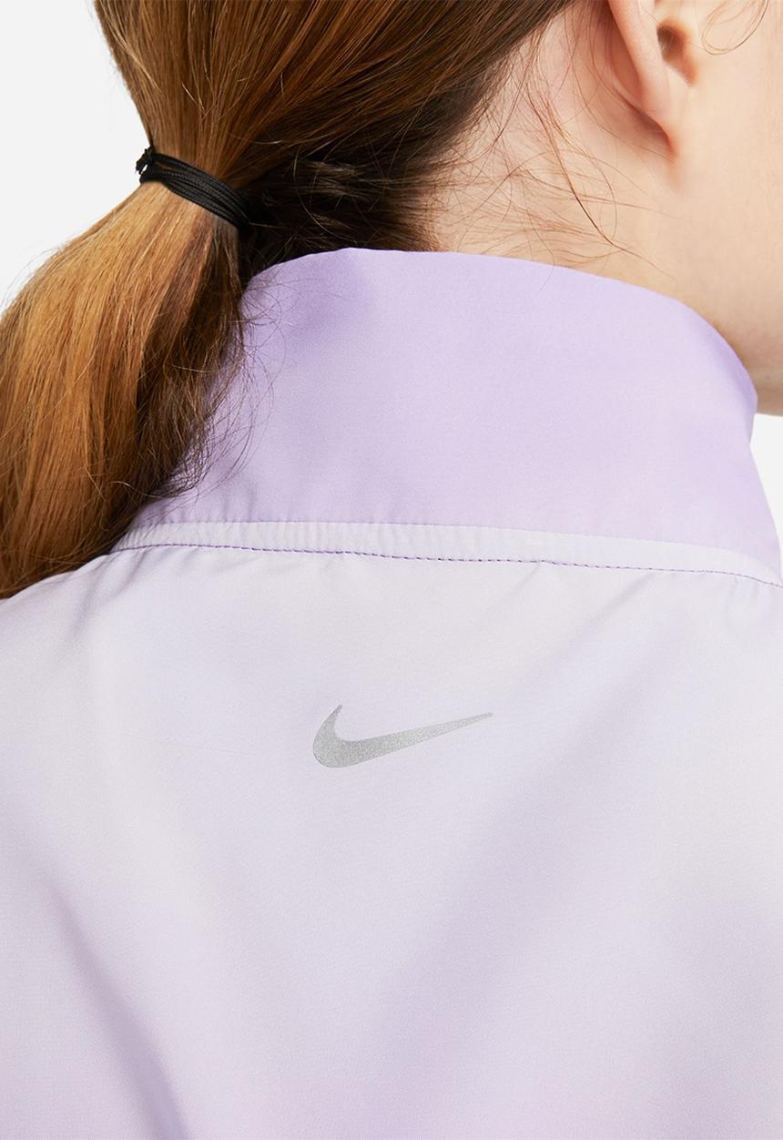 Nike - W nk swsh run prnt jkt - space purple/reflective silv