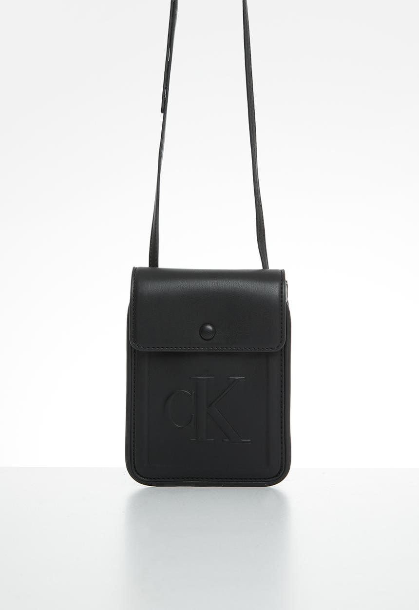 Calvin Klein - Sculpted ns phone cb pipping - black