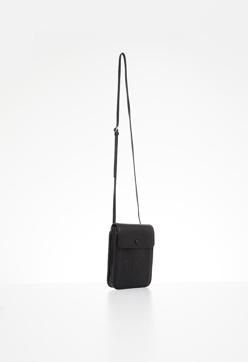 Calvin Klein - Sculpted ns phone cb pipping - black